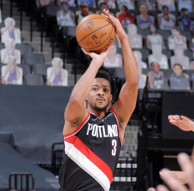 开云体育官网-关于立陶宛男篮力克热火B队，麦科勒姆高光表现的信息