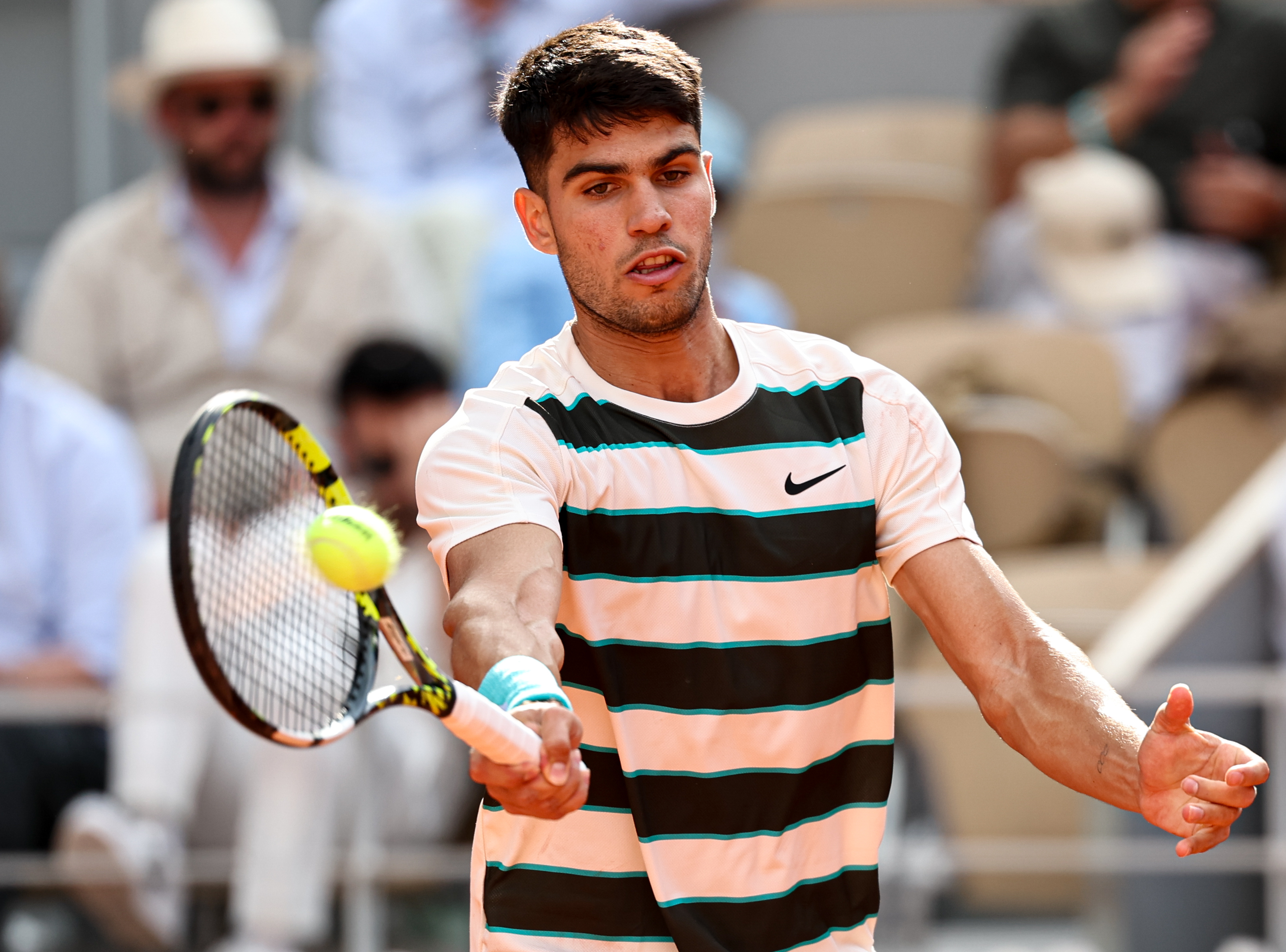 法国网球队逆转日本网球队，阿尔卡拉斯绝境逆转