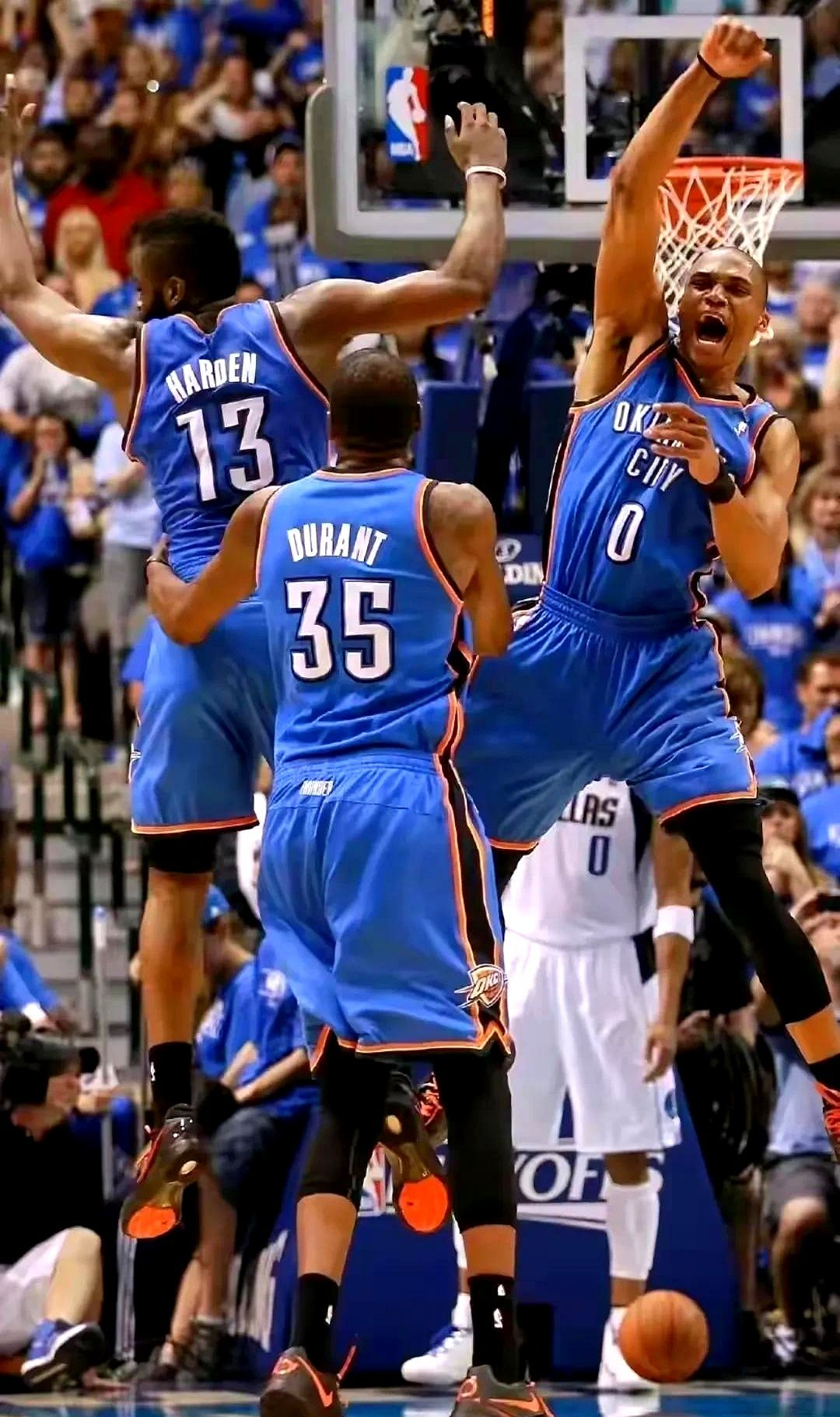 勇士碾压热火，杜兰特三分雨点燃全场