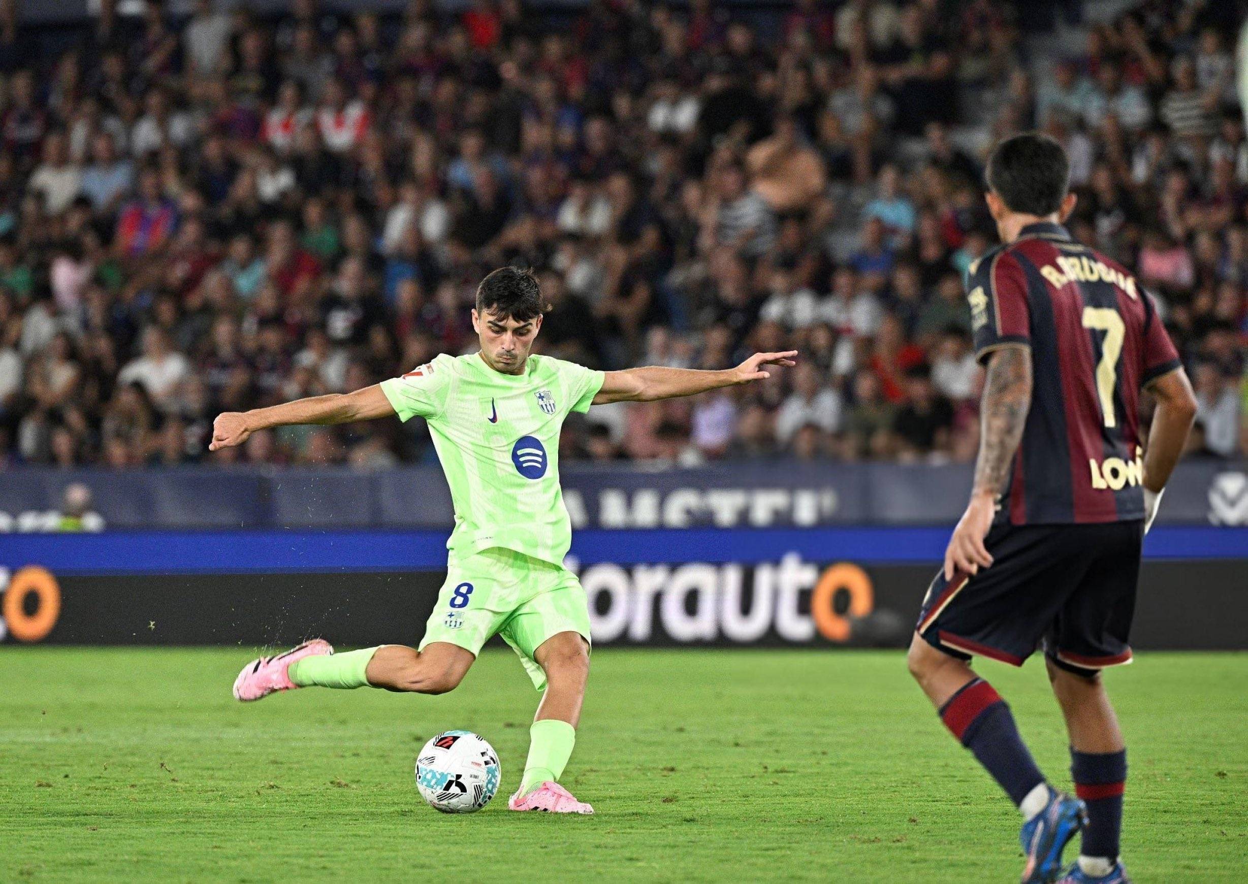 比赛中成为暗黑马，球员突然爆发引发赛局逆转的简单介绍