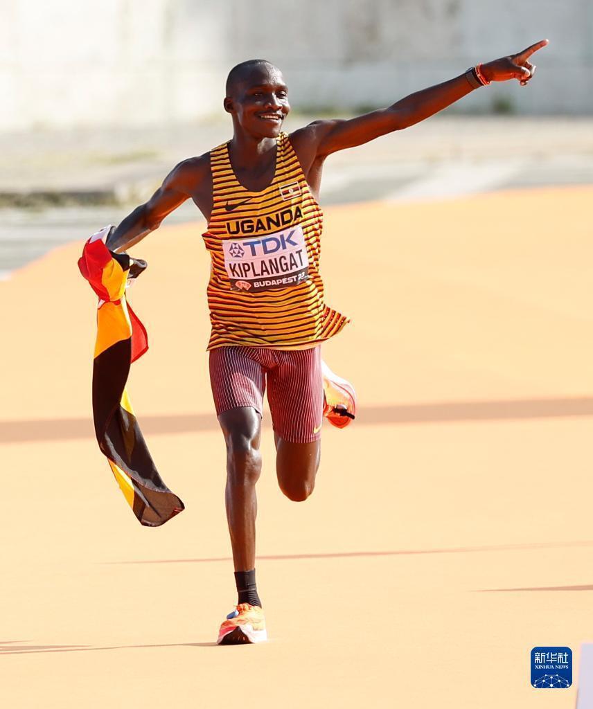 芬兰运动员在田径比赛中创造惊人表现