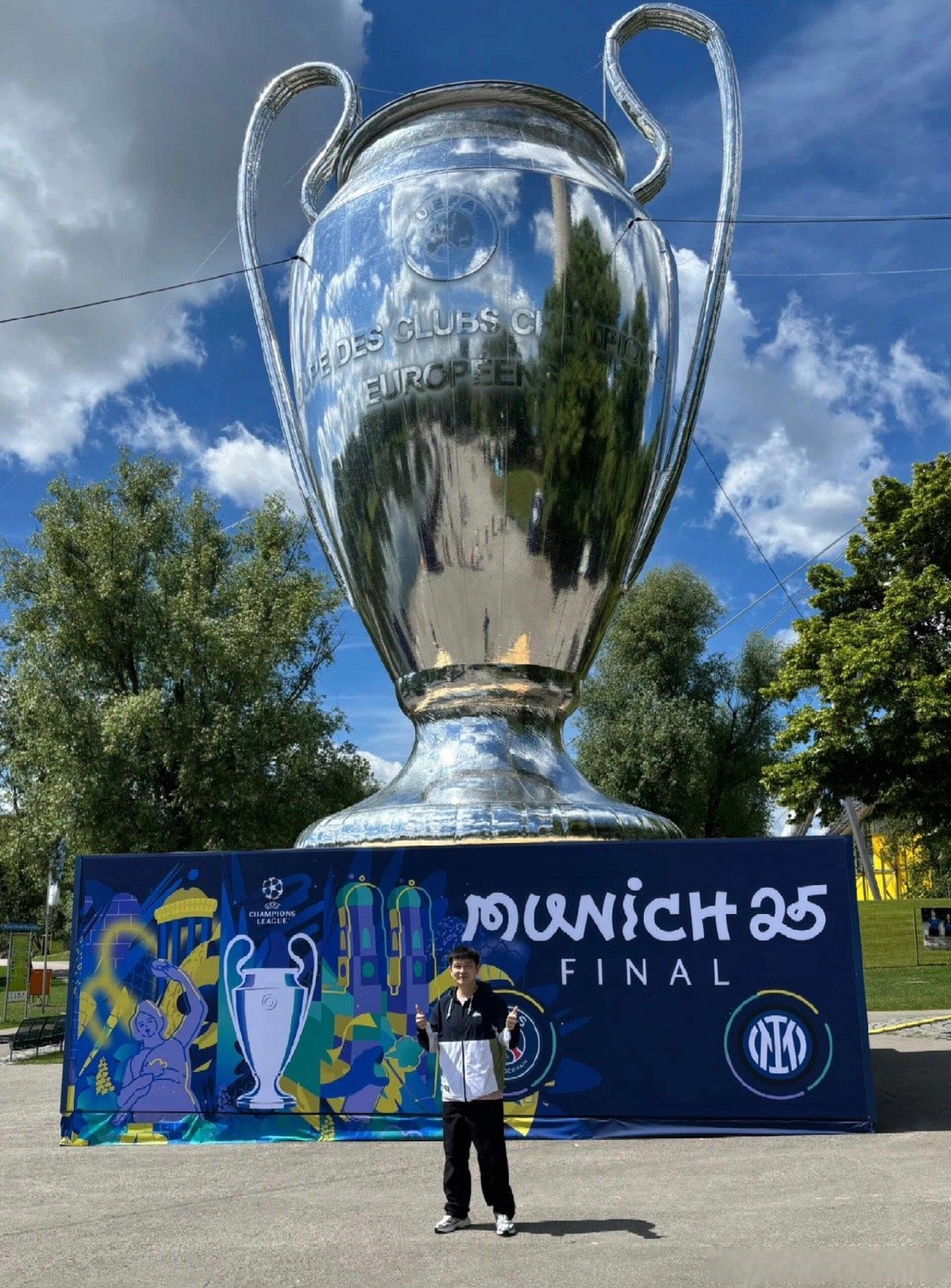 包含皇家社会抢眼欧冠战，球迷愈加看好的词条