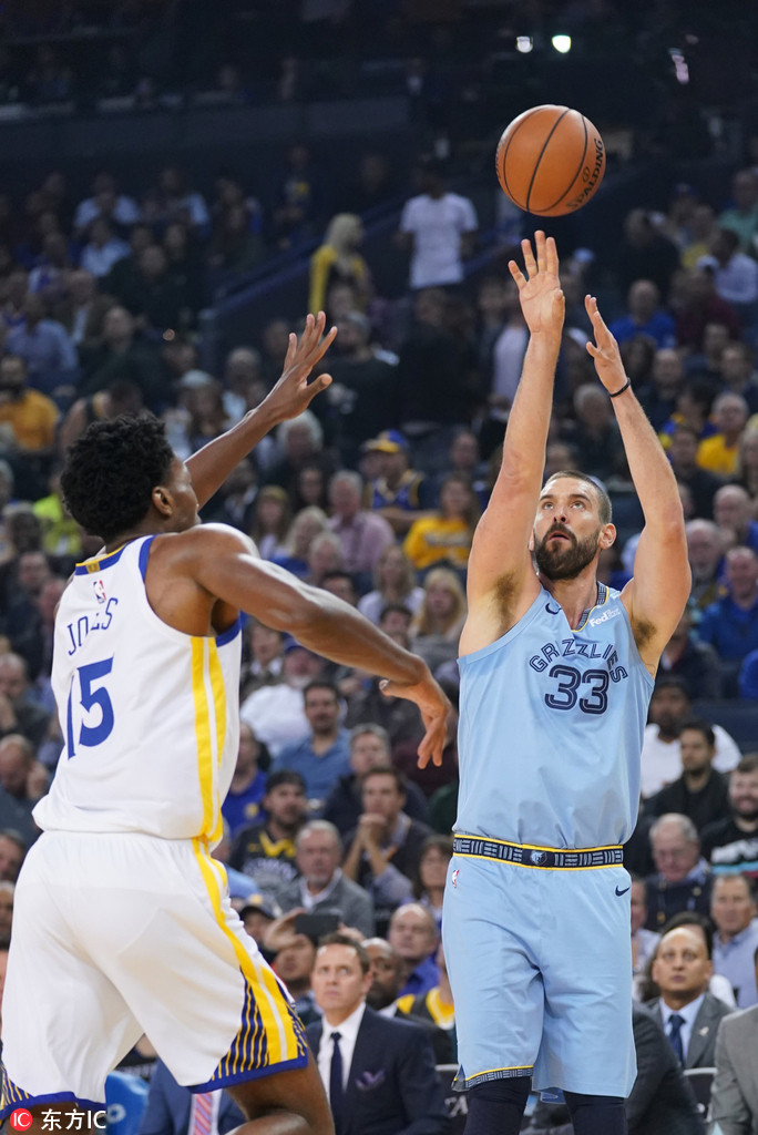 控卫柯瑞带领勇士取胜,豪取连胜 控卫柯瑞带领勇士取胜,豪取连胜