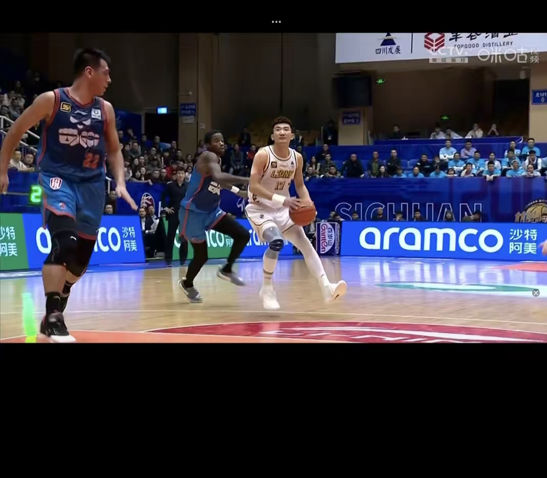 关于队员个人表现出色，砍下全场最高得分！的信息