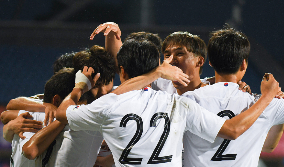 韩国队横扫日本队，安赛龙点燃赛场