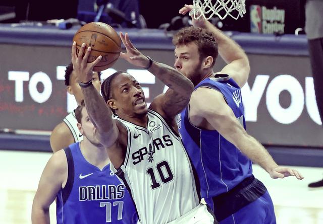 开云体育-关于马刺鏖战独行侠，浓眉哥带队取胜的信息