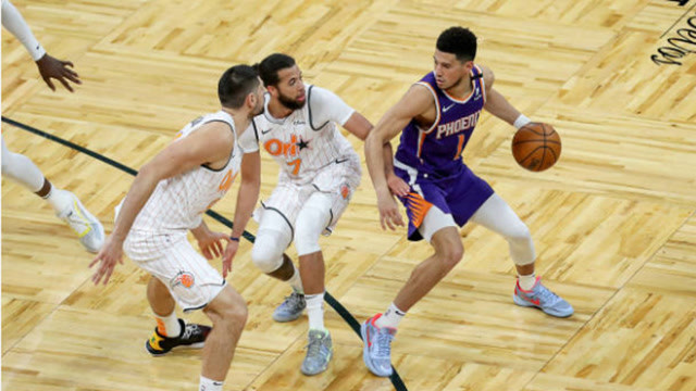 包含上海队碾压魔术，布克刷新纪录的词条