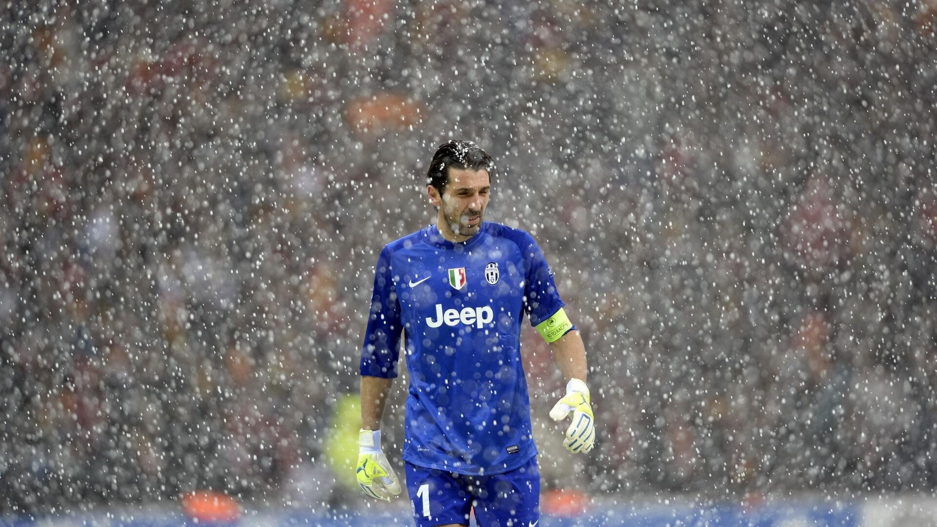 绝境中的双重奏，奥地利险胜波兰，林高远扛起全队的孤勇与智慧